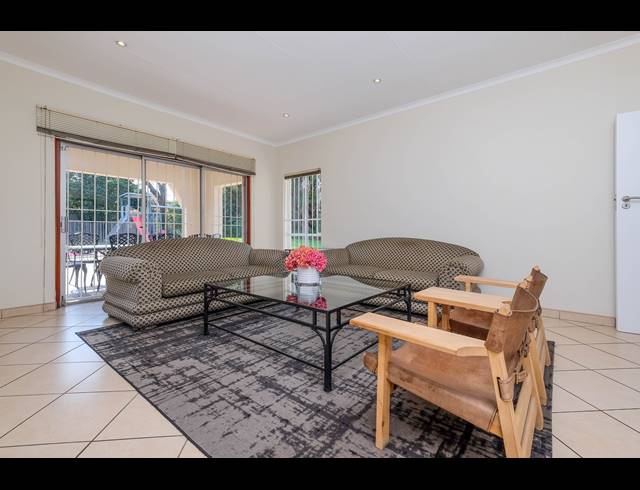 4 BEDROOM HOUSE FOR SALE IN GALLO MANOR